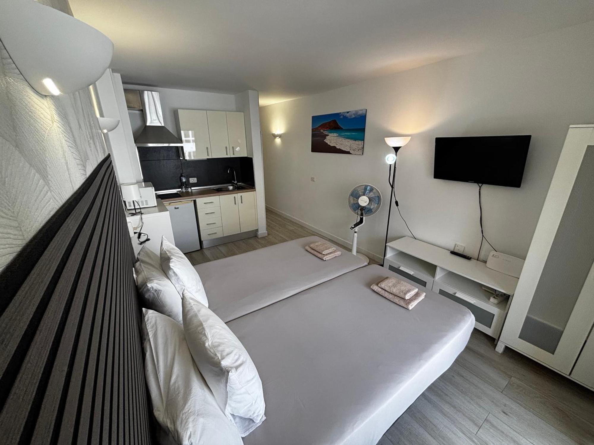 Cozy Studio In Los Cristianos Beach Free Wifi Arona  Ngoại thất bức ảnh
